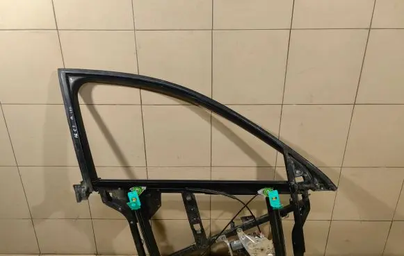 Audi A6 S6 C5 4B Front door window/glass frame 