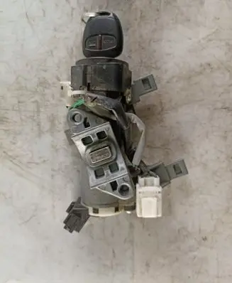 Mitsubishi Grandis Ignition lock SLM9