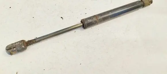 Volkswagen PASSAT B5 Tailgate/trunk strut/damper 8D5827552C