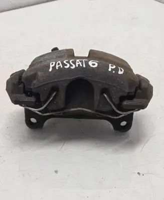 Volkswagen PASSAT B6 Front brake caliper 