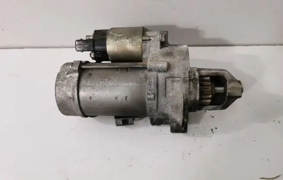 BMW 5 F10 F11 Starter motor 7612815