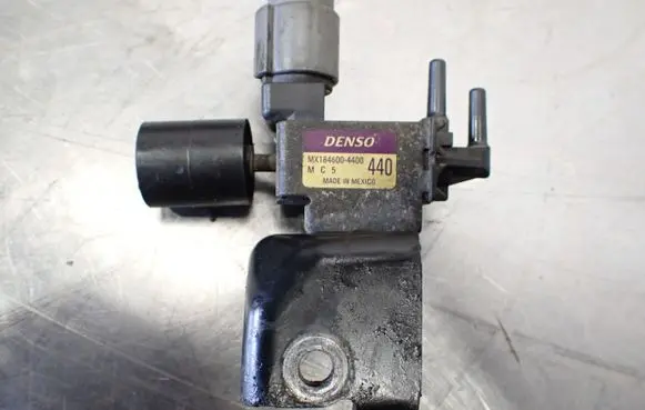 Honda Accord Valve vacuum MX184600-4400