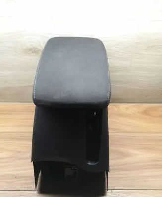 Volkswagen Golf VI Armrest 1K5864251C