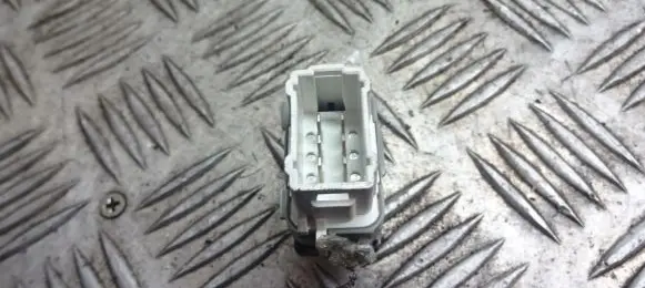 Renault Megane I Quarter vent window switch 