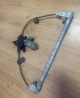 Peugeot 605 Front door window regulator with motor