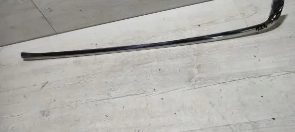 Rear bumper trim bar molding