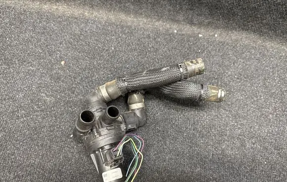 Chevrolet Volt I Electric auxiliary coolant/water pump 22830924