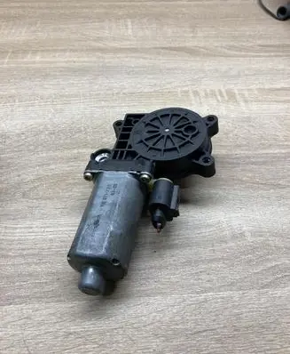 Volvo V70 Rear door window regulator motor 0130821777 LEFTSIDE