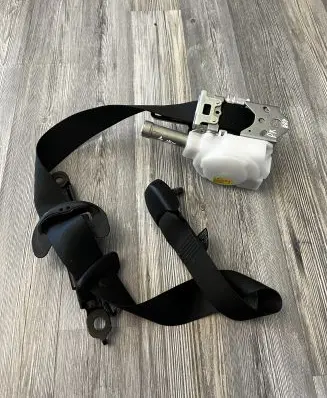 Toyota RAV 4 (XA50) Front seatbelt