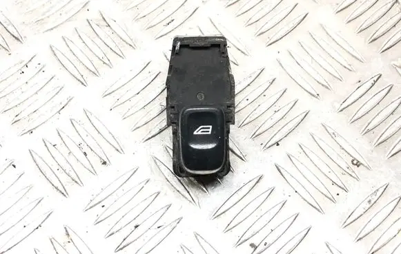 Volvo V70 Electric window control switch 8685288 19206