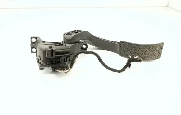 Volkswagen PASSAT B5.5 Accelerator throttle pedal 8D1723523M 6PV00837602