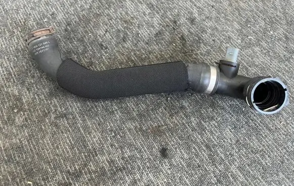 Audi A7 S7 4G Engine coolant pipe/hose 4G0121049L