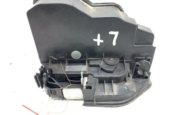 BMW X1 E84 Rear door lock 7202147