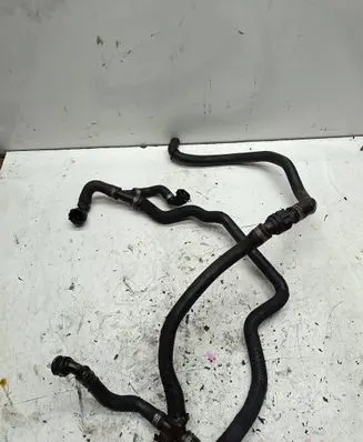 Coolant pipe/hose