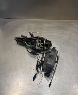 BMW 3 E90 E91 Front door lock 7202146