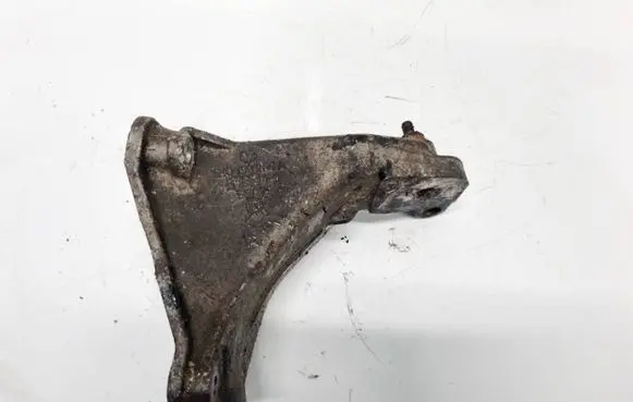 Volkswagen Golf III Engine mounting bracket 1h0199354a
