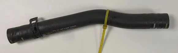 Porsche Cayenne (92A) Engine coolant pipe/hose 7P0121157A