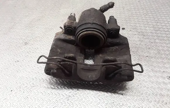 Volkswagen PASSAT B6 Front brake caliper 