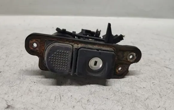 Mercedes-Benz S W220 Tailgate exterior lock 