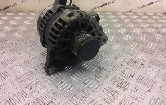 Hyundai i40 Generator/alternator 37300-2A900