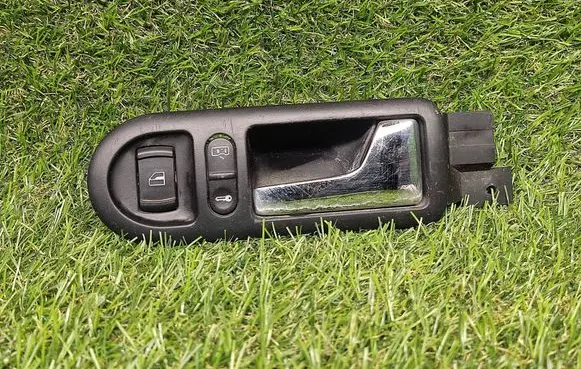 Volkswagen PASSAT B5 Front door interior handle 3B1837114 1J0959855