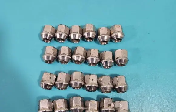 Nuts/bolts