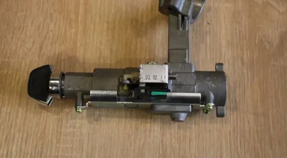 Chevrolet Captiva Ignition lock contact 