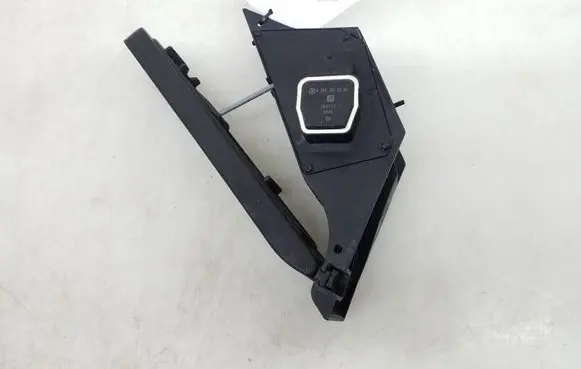 Mercedes-Benz GLK (X204) Accelerator throttle pedal A2043000304