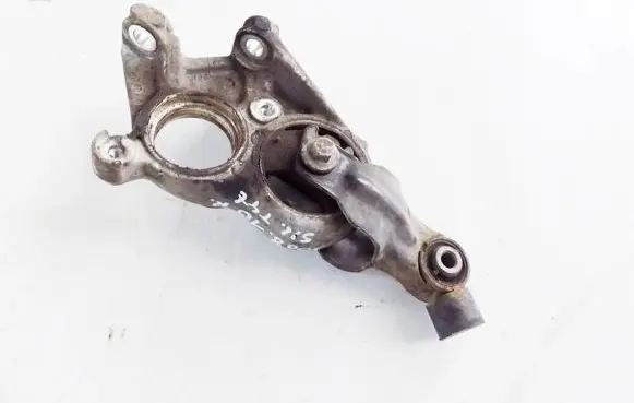 Peugeot 3008 I Engine mount bracket