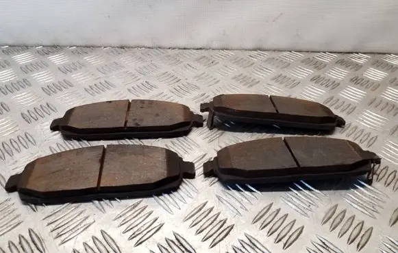 Jeep Grand Cherokee (WK) Brake pads (front) 