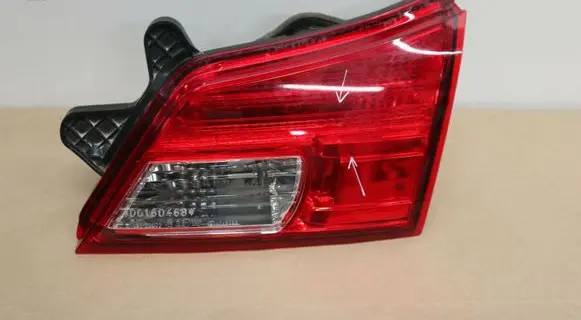 Subaru Outback Tailgate rear/tail lights 13220072