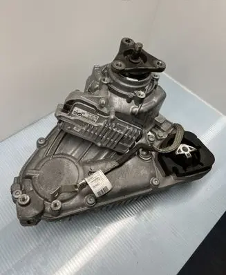 BMW X6 F16 Gearbox transfer box case 8643151