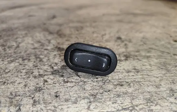 Opel Zafira A Electric window control switch 13363100 90561388