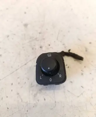 Volkswagen PASSAT B6 Wing mirror switch 1K0959565F 0636