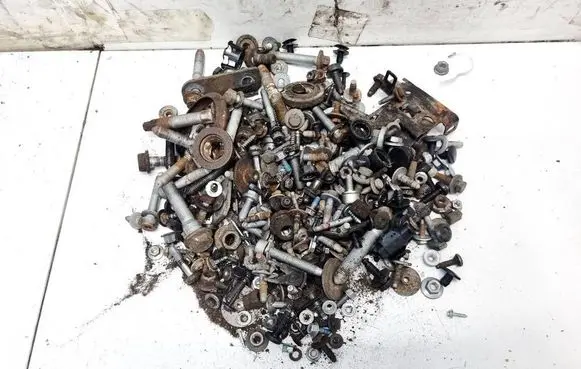 Citroen C4 II Picasso Nuts/bolts 