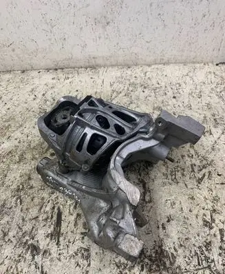 Audi A4 S4 B9 Engine mount bracket