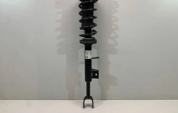 BMW 5 G60 Front shock absorber with coil spring 5A13585