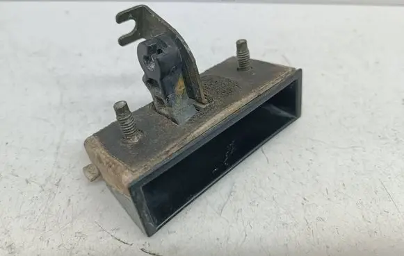Nissan X-Trail T30 Loading door exterior handle 