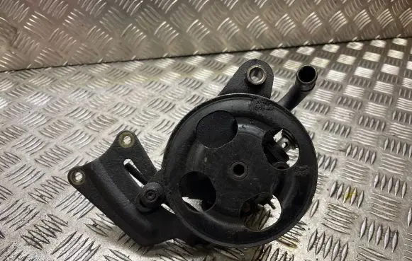 Nissan Almera N16 Power steering pump B26K32650A
