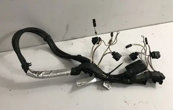 BMW 3 F30 F35 F31 Fuel injector wires 7649087