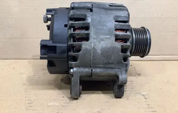 Volkswagen Sharan Generator/alternator 03L903023B 312007005