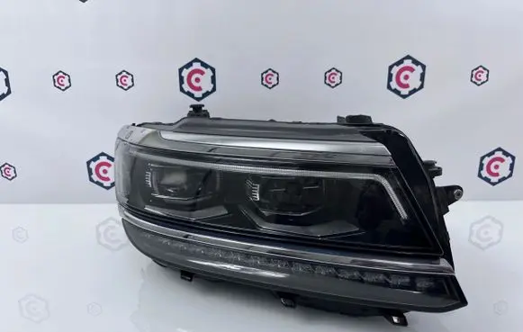 Volkswagen Tiguan Headlight/headlamp 5NB941082D