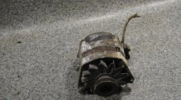 BMW 5 E34 Generator/alternator 2521682