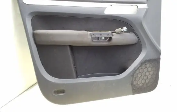 Volkswagen Touran I Front door card panel trim 1T1867011