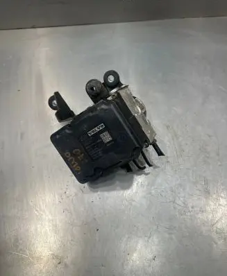 Volvo V70 ABS Pump 30681619 61061200268 000404972C1