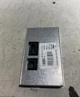 Audi A4 S4 B8 8K Light module LCM 89392242 922461382170635
