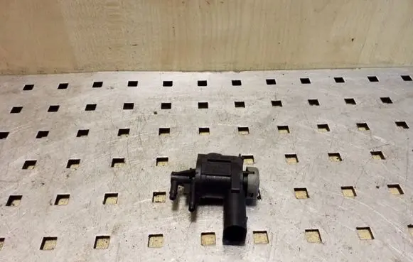 Audi A4 S4 B8 8K Vacuum valve 1K0906283A