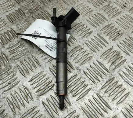BMW 7 G11 G12 Fuel injector 8571565 0445118037