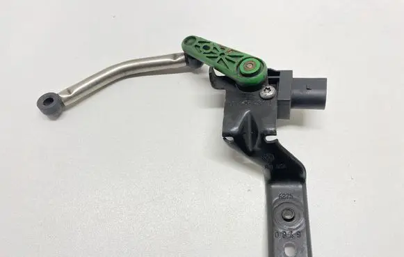 Audi A3 S3 8V Headlight/headlamp level sensor 5Q0412522C 5Q0907503