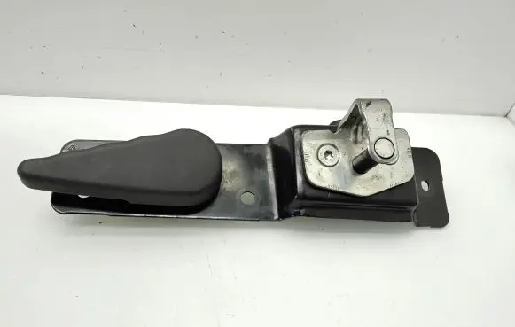 Opel Vivaro Tailgate interior release/open handle 8200323112